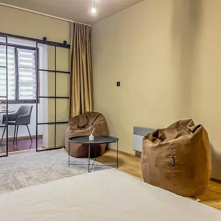 Apres Steps To Lift Апартамент