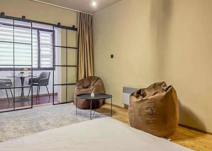 Apres Steps To Lift Апартамент